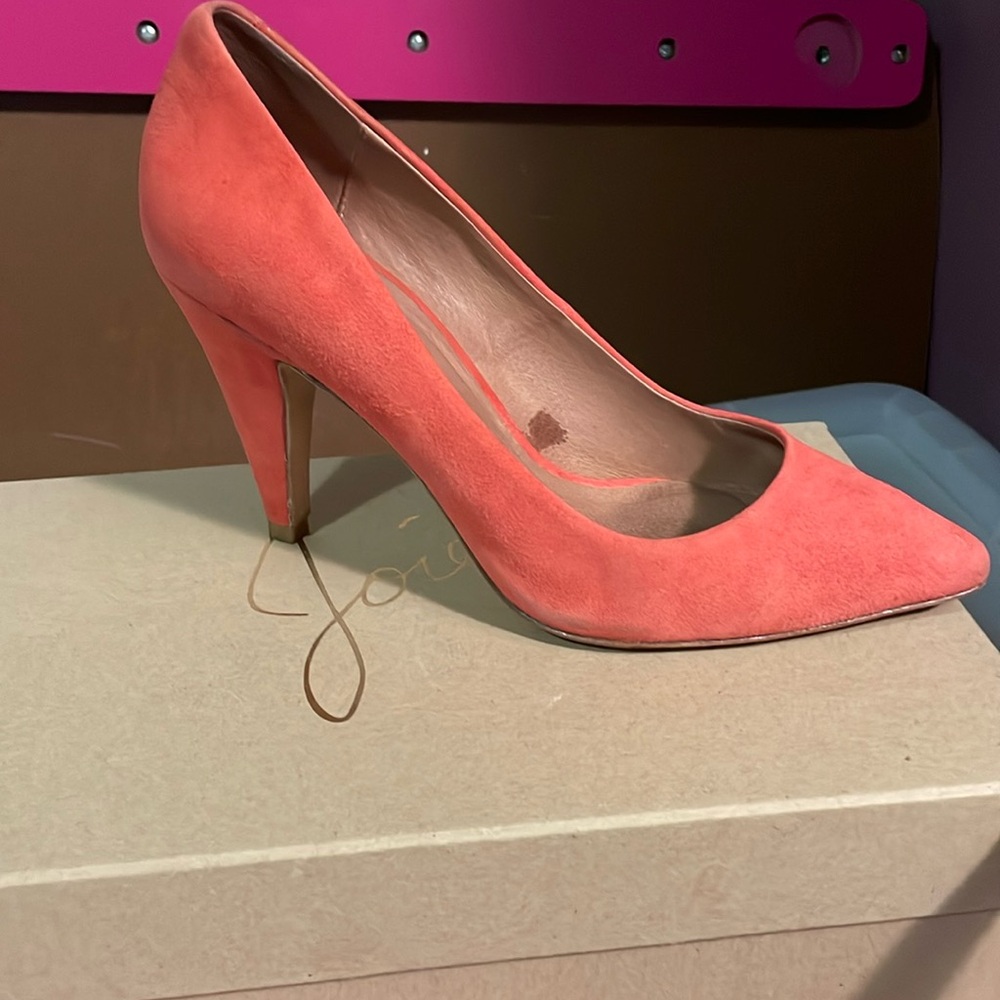 Women’s Joie orange suede stiletto. Size 7. Good condition.